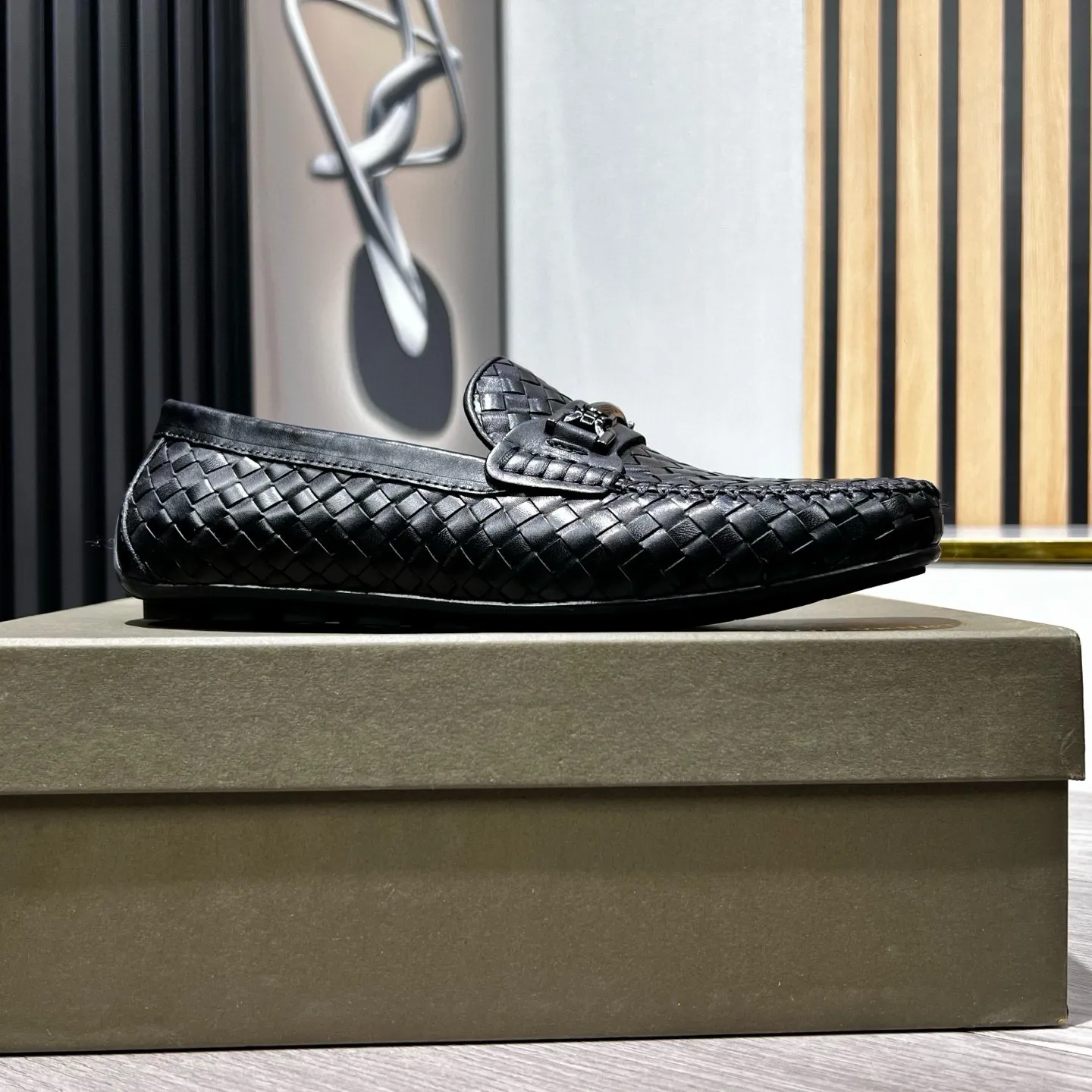Ex-factory price 500 BV〰️Purely handmade classic men's beanie shoes👉👉driving shoes, slip-on shoes, made of imported cowhide woven from Italy, 💕water-dyed cowhide lining, 🔊original outsole, waterproof platform design, comfortable on the feet. A good choice for traveling and driving, two colors available, code number: 38-44, (45 can be customized)